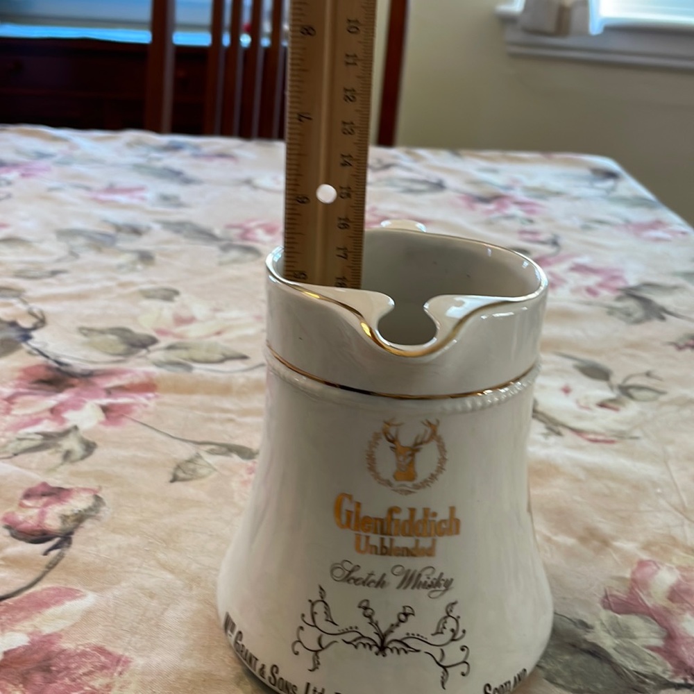 Glenfiddich Scotch Whiskey decorative Pitcher - Made in Great Britain